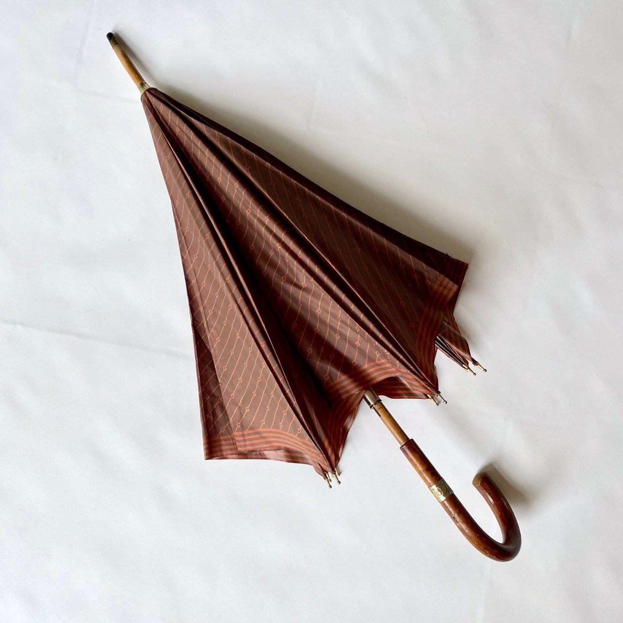 Gucci Red GG Monogram Folding Umbrella Wooden Handle Authentic Vintage