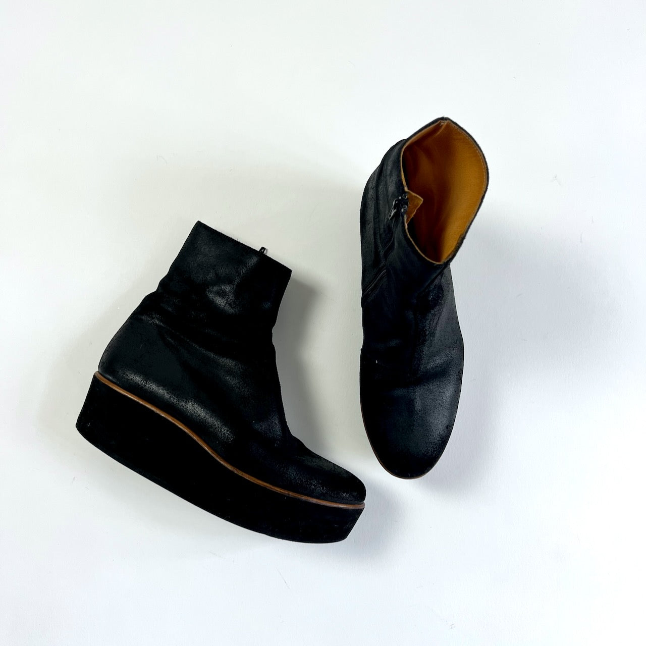 MM6 Maison Margiela flatform black leather boots Manifesto Woman