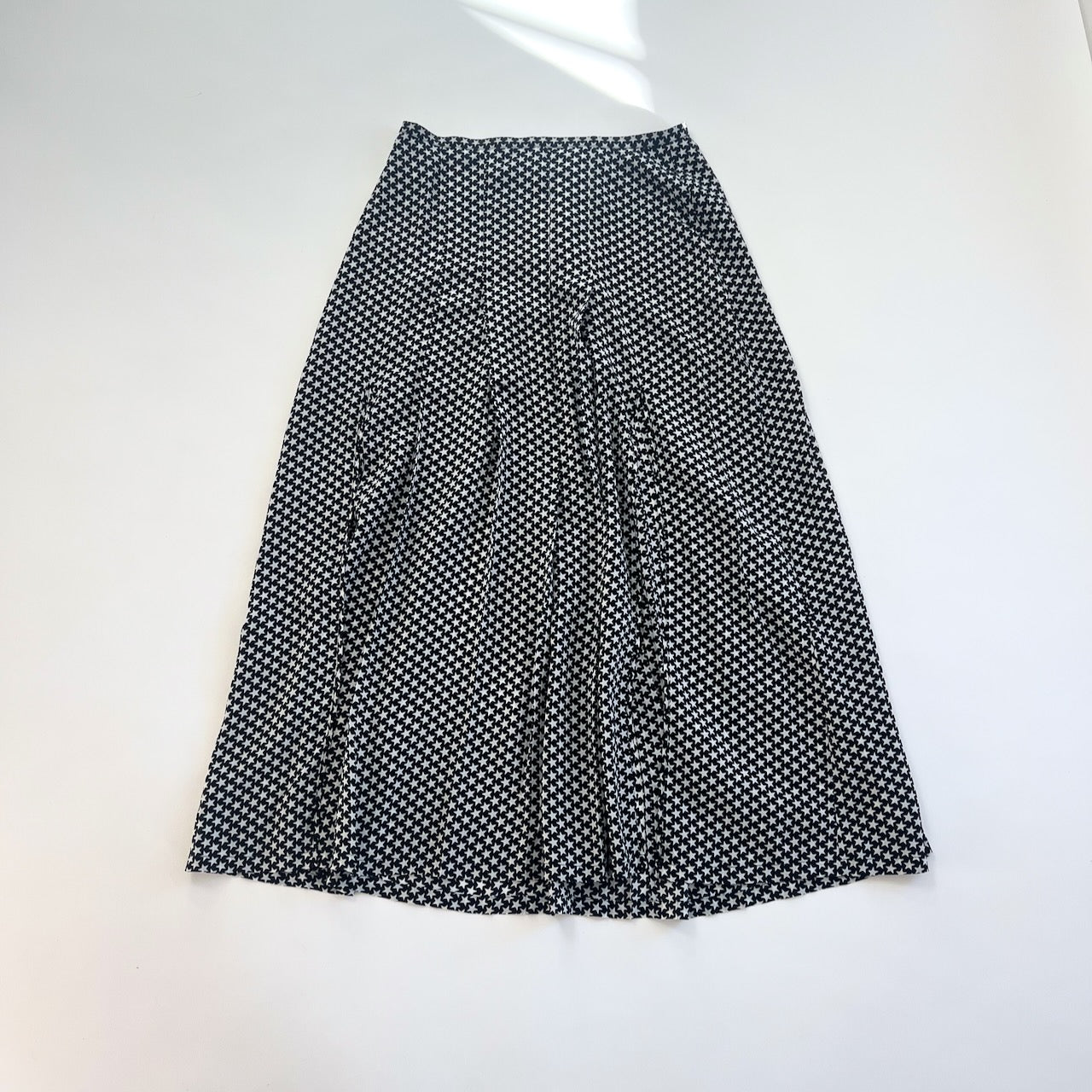 Rixo monochrome star print 'Georgia' pleated silk skirt 
