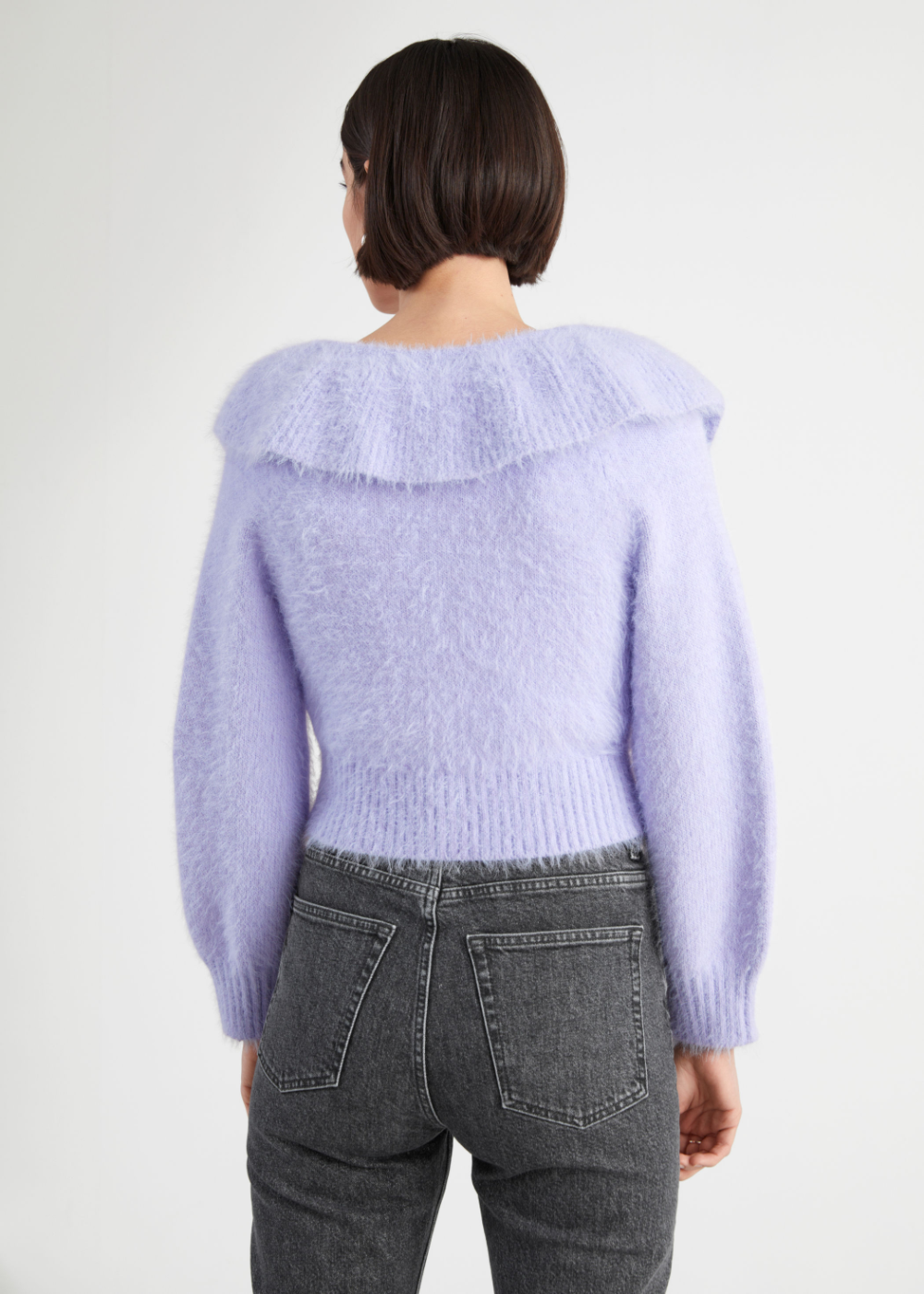 Transitioning Cropped Sweaters to Spring - Lady in VioletLady in Violet