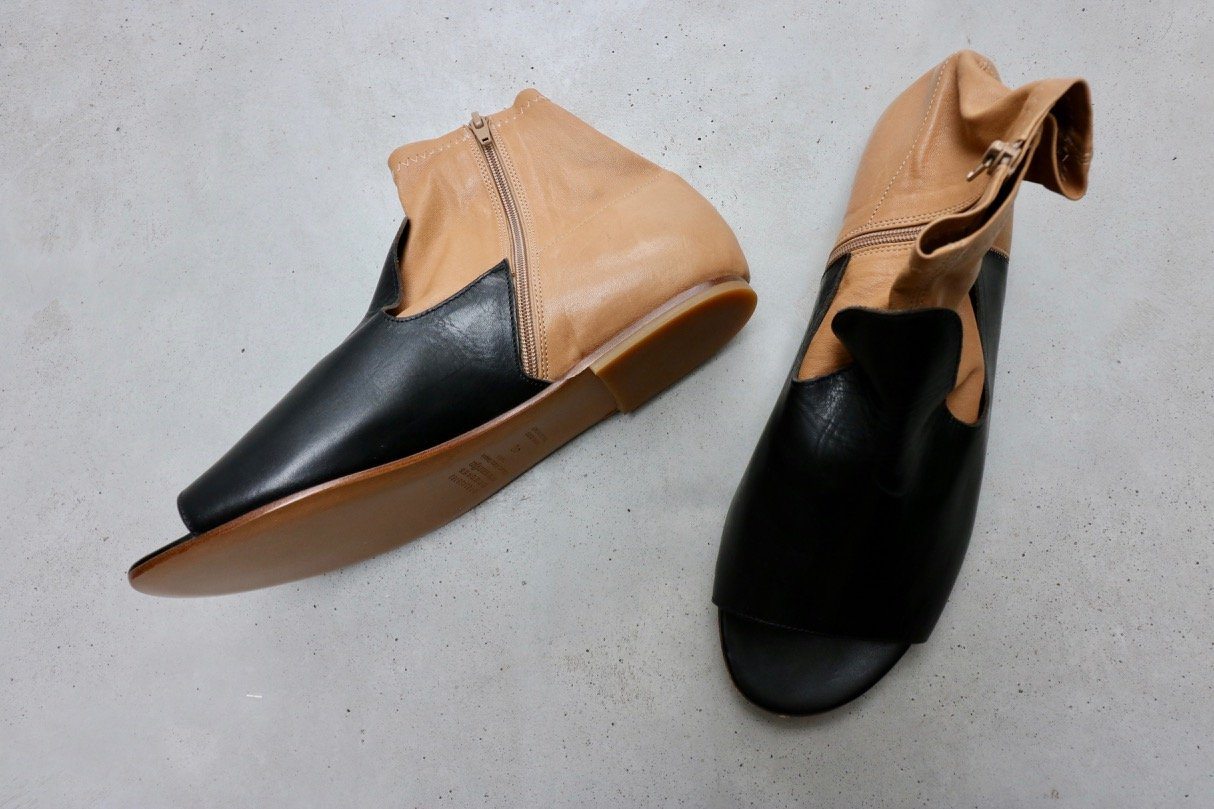 Maison Martin Margiela black & caramel leather flat sandals at Manifesto Woman