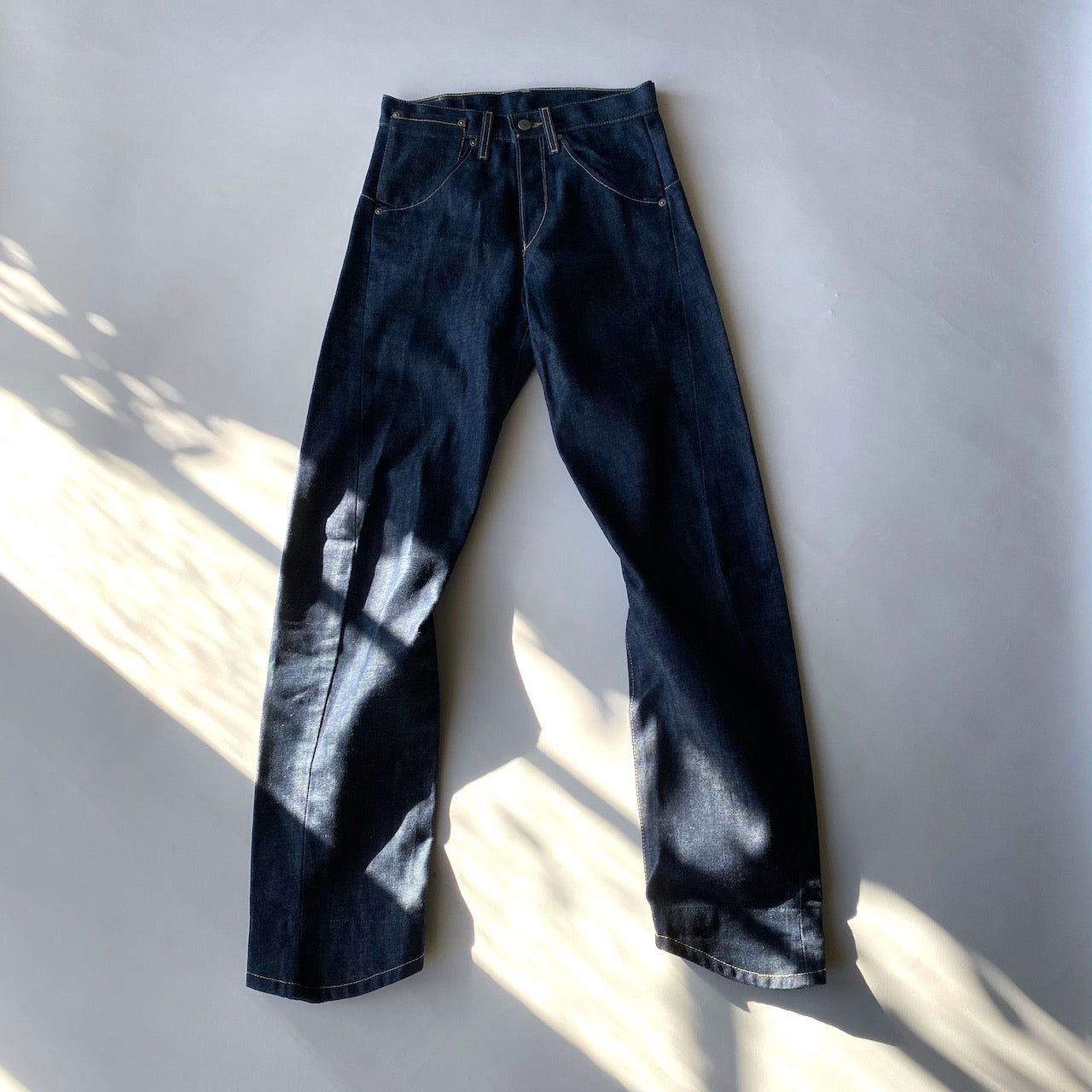 Manifesto Woman Vintage Levi's engineered twist jeans W26