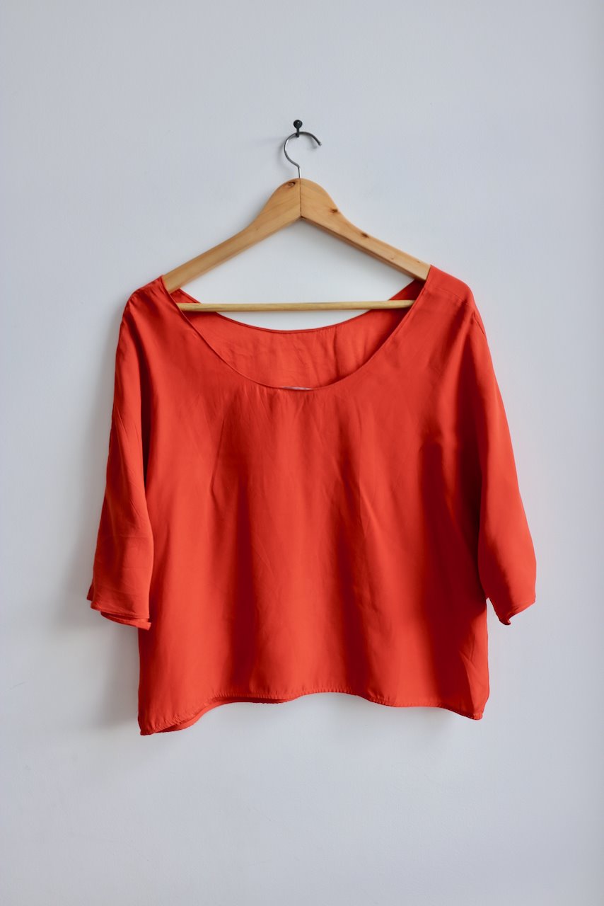 Vince orange red silk boat neck scoop back top blouse