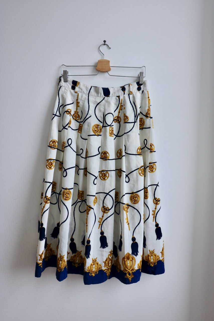 Vintage skirt with with key and tassle print