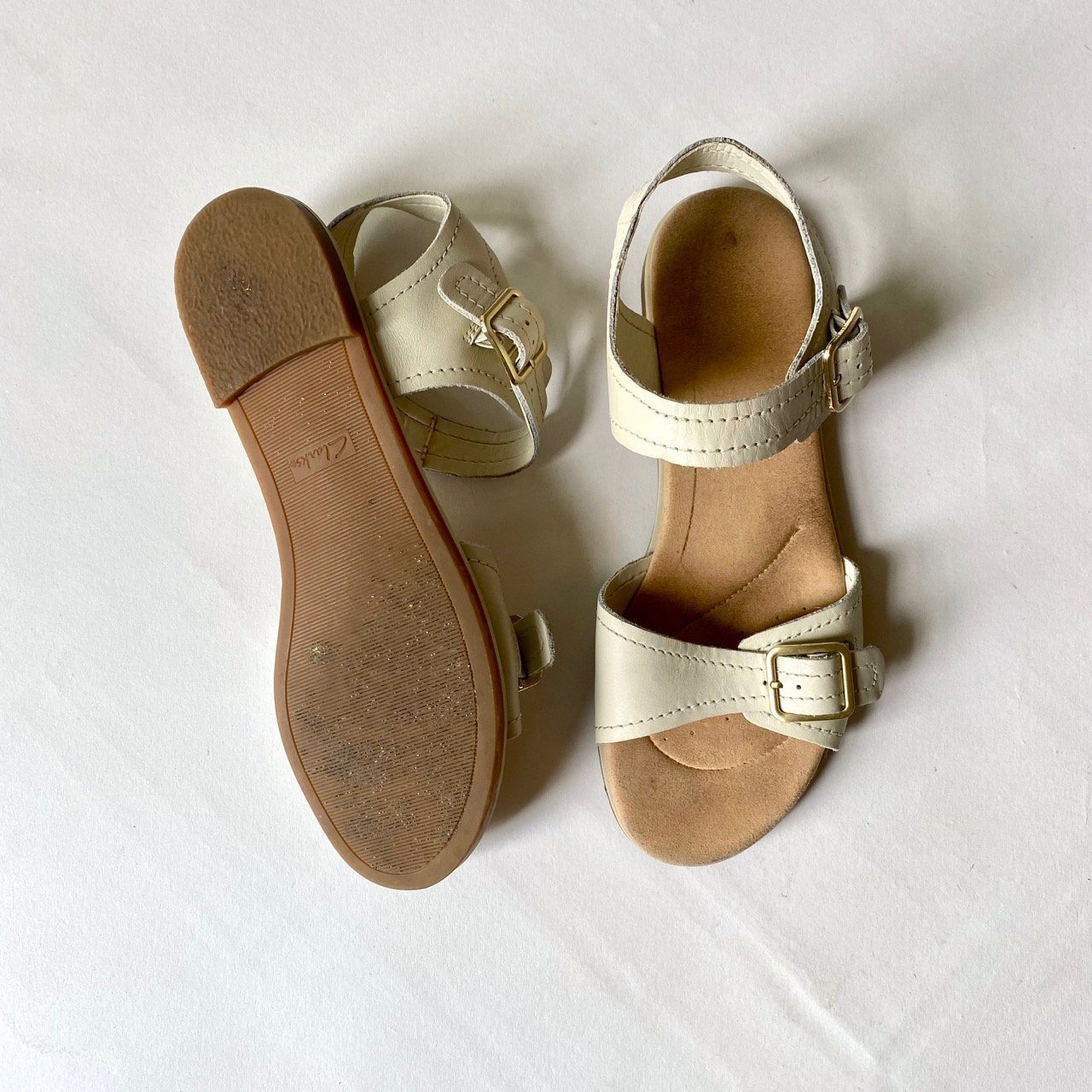 Clarks Women's Temira Compass Wedge Sandal,Gold Metallic Full Grain  Leather,US 5 | Womens sandals wedges, Clarks sandals, Wedge sandals
