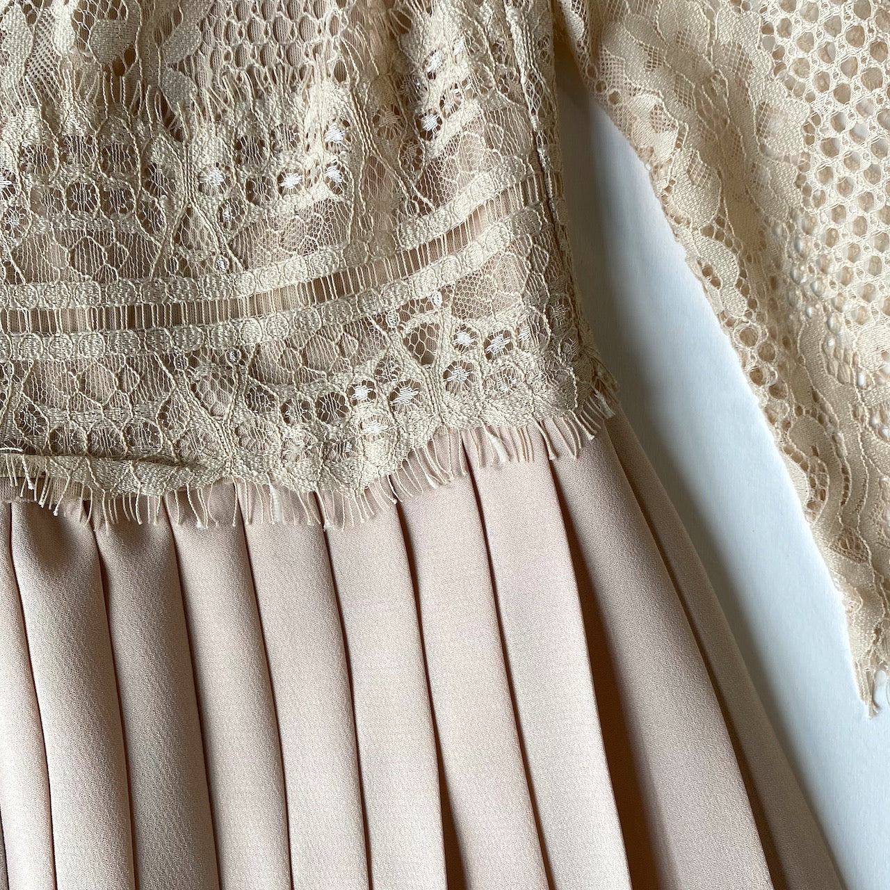 Zara beige 2024 lace dress